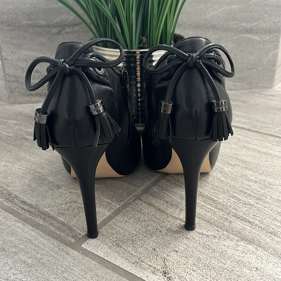 Michael Kors black leather heels - Picture 4 of 8